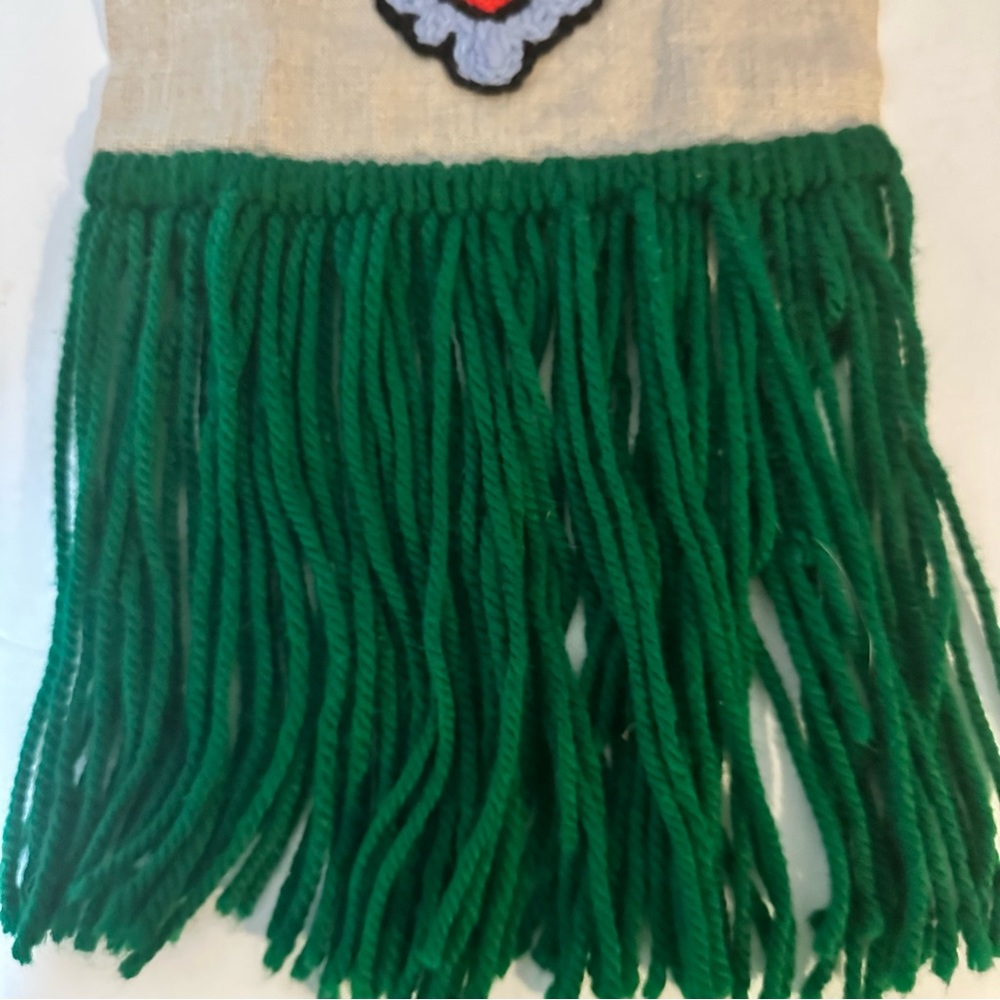 Gorgeous vintage handmade yarn art wall hanging - Picture 3 of 7